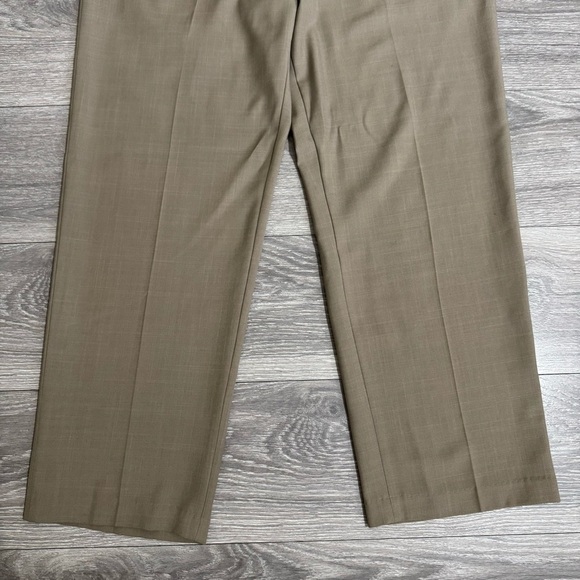 Haggar Men Tan Dress Pants Classic Straight-Leg Size 38 in x 29 in - Picture 4 of 16